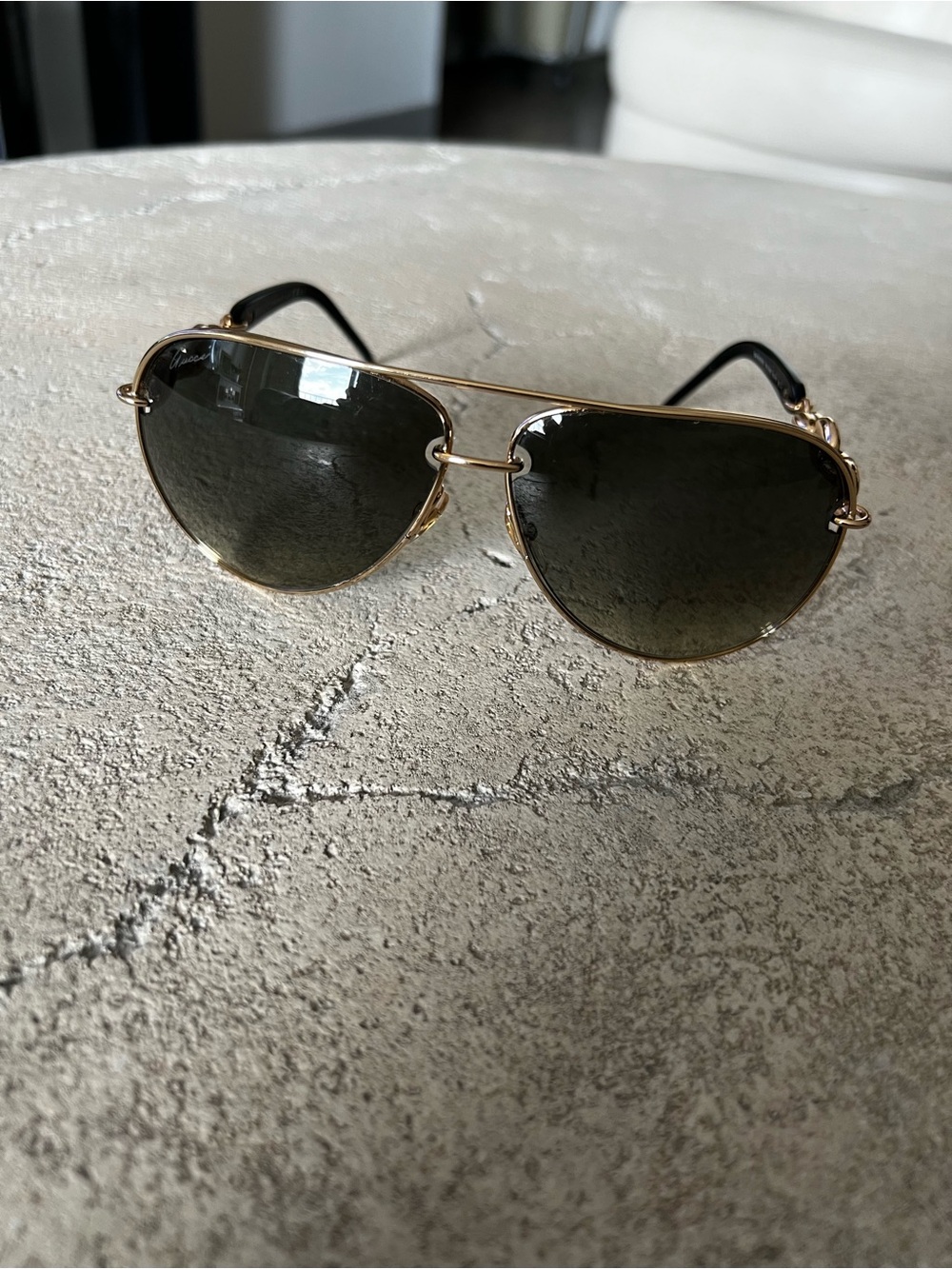 Gucci Black and Gold Marina Chain Aviator Sunglasses⌠Authentic ! - Picture 16 of 16